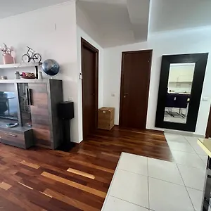 Clara Baneasa North Bucureşti